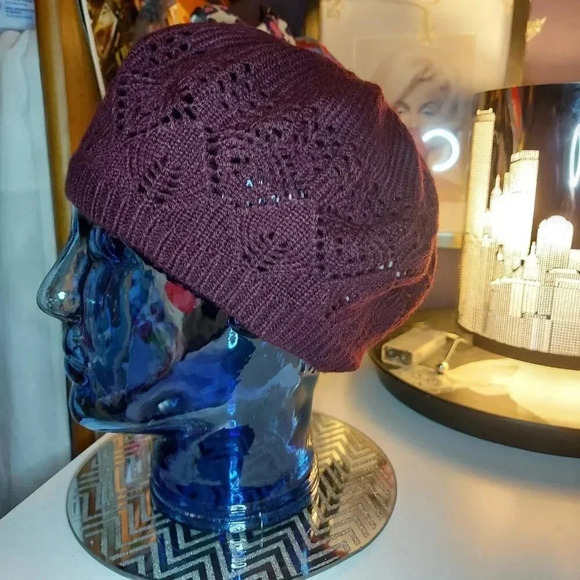 Aldo | Fall/Winter Versatile Burgundy Knitted Hat - Picture 3 of 10